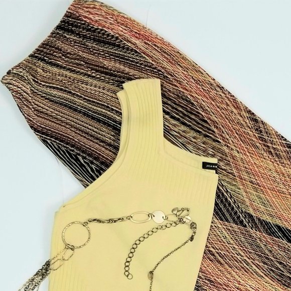 FIND THESE BEAUTIES & SO MUCH MORE IN MY CLOSET! - Picture 2 of 5